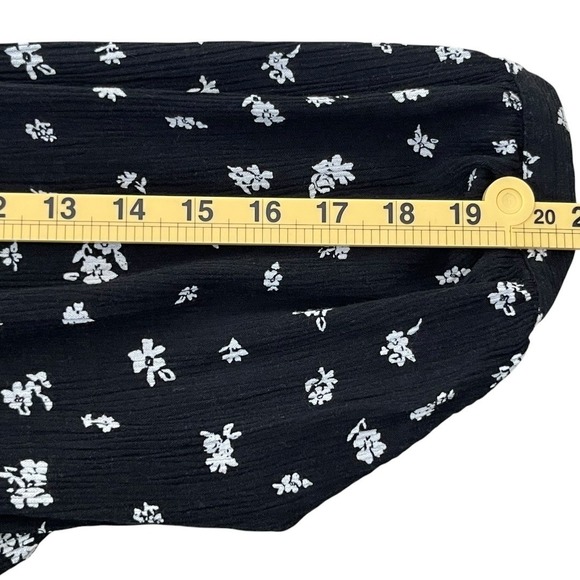 SO Floral Babydoll Blouse Womens XL Black White Excellent Peplum Rayon Tie Neck - Picture 12 of 13